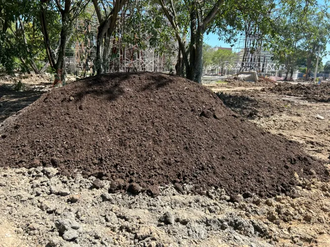 Serviços de Terraplanagem e venda de Areia e Pedra