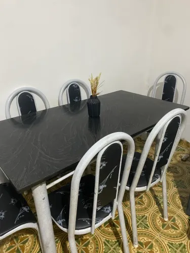 Mesa de janta com 6 cadeiras granito
