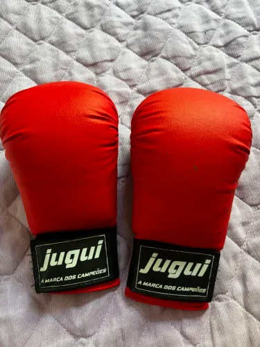 Luva Karate, Jugui