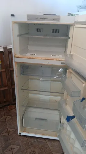 Vende se geladeira continental frossfry completa em perfeito funcionamento entregamos...