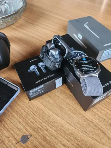 Galaxy Watch Ultra ( SM-1705F ) 1.47 Titânio + pulseira extra