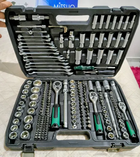 Maleta de ferramenta com 216 peças!