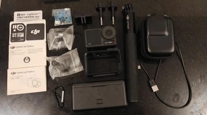 Câmera DJI Osmo Action 4 Combo Adventure - Impecável / Completa