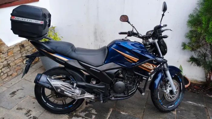 Fazer 250 blueflex - mais acessórios. 