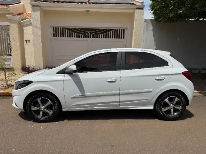 Chevrolet Onix Hatch LTZ 1.4 8V Flex Aut. 4P 2017
