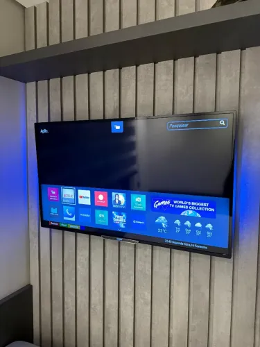 TV PHILIPS AMBILIGHT, PRATICAMENTE NOVA!!