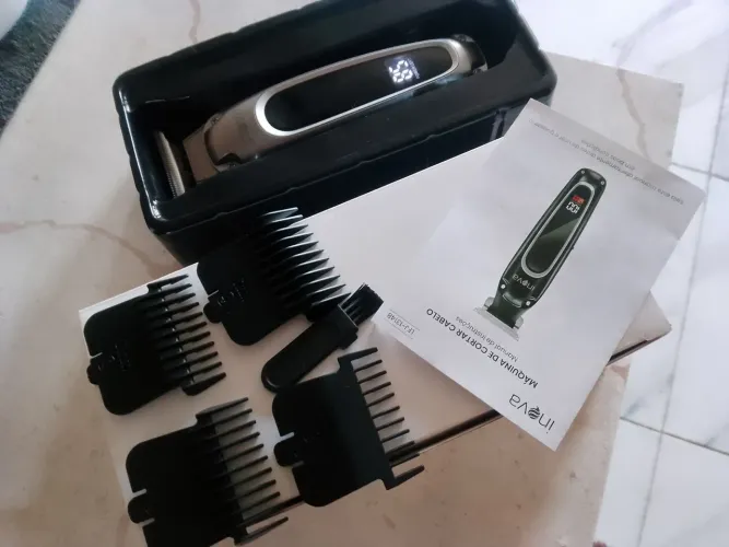 Máquina de cortar cabelo FAÇO ENTREGA BAIRROS PRÓXIMOS 