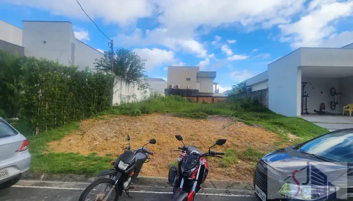 Lote em Condomínio Morada dos Pássaros  275m2  Ponta Negra  Manaus.