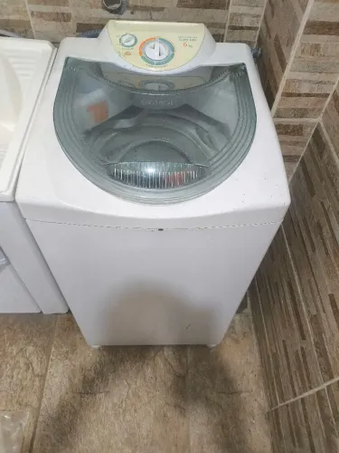 Vendo: Geladeira e máquina de lavar(Tanquinho)