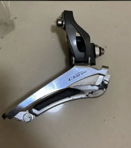 Câmbio dianteiro Shimano Claris em excelente estado. R$ 80,00!