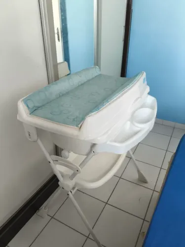 Trocador com banheira completo