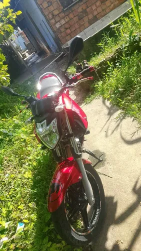 Moto pessoalmente de garagem..