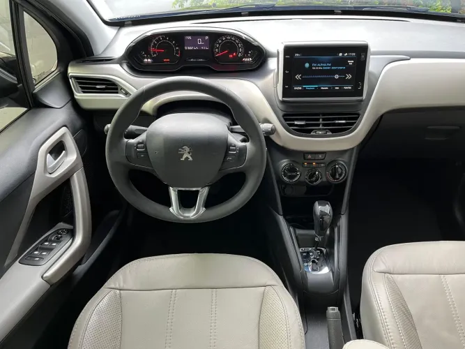 Apenas 16.600 km rodados (Viabilizo financiamento até 60x)