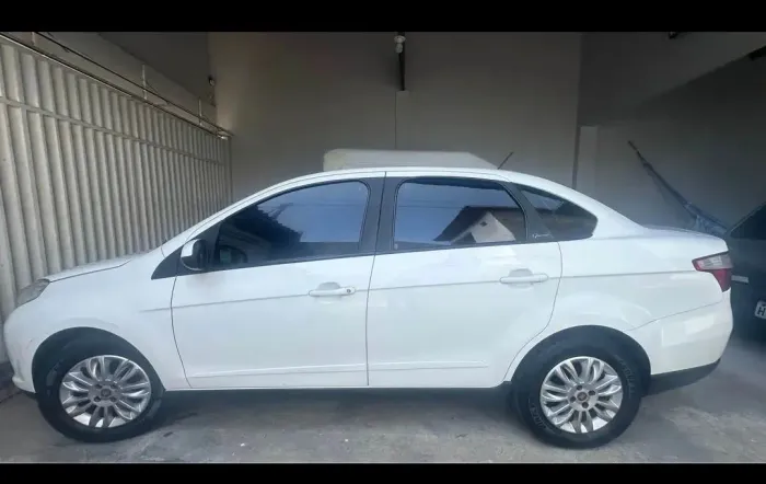 Fiat Grand Siena Tetrafuel 1.4 EVO F. Flex 8V 2016
