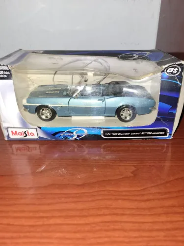 Miniatura Camaro SS Conversível 1968 escala 1:24 novo na caixa ? ( SÓ RETIRADA  ).