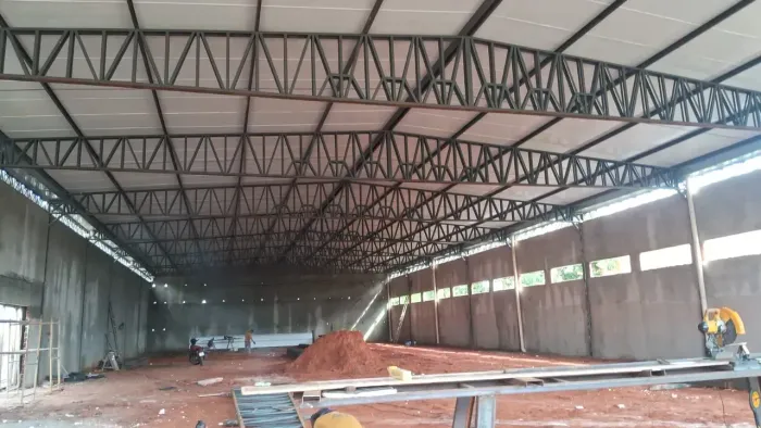Lojão novo 1.100 m2, na Rua Alacides Nunes, px Augusto Montenegro.
