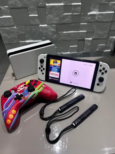 Nintendo Switch OLED 64GB Branco Completo + Controle Extra Hori Mario