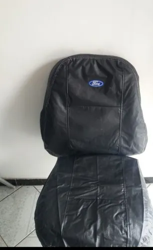 Vendo jogo de capa para carro