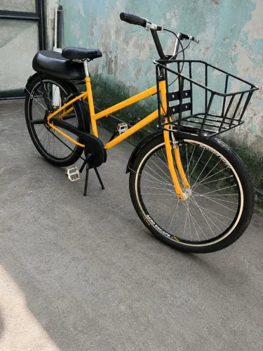 BICICLETA DE CARGA RESISTENTE SEMI NOVA