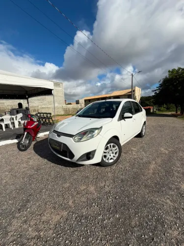 Ford Fiesta Sedan SE 1.6 8V Flex 4P 2014