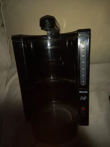 Cafeteira walita café grande,falta o jarro
