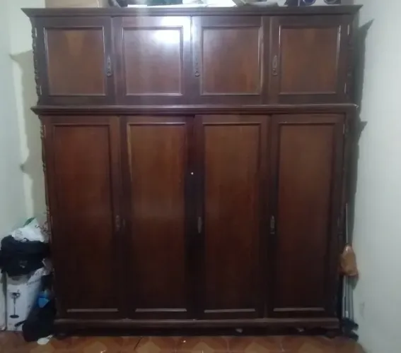 Guarda roupa madeira maciça  