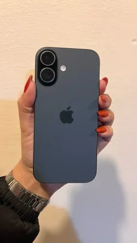 iPhone 17