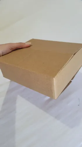 Caixa de papelão para correio