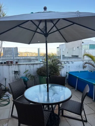 Jogo De Mesa 4 Cadeiras Alumínio Piscina Com Ombrelone