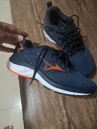 Tenis mizuno novíssimo, usado 2 vezes,quando fui usar ja tinha passado o prazo de troca