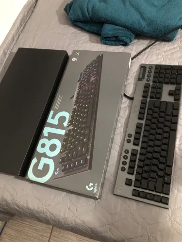 Teclado logitech g815