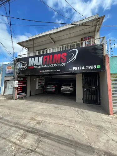 VENDO SOBRADO NA AVENIDA TANCREDO NEVES SOBRE ESQUINA CARMINDO DE CAMPOS codigo: 370617