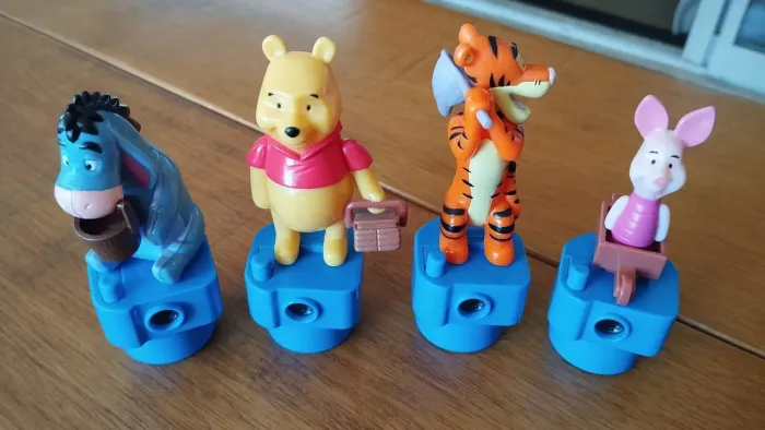 Coleção Winnie the Pooh com visor/cineminha Disney/Nestlé.