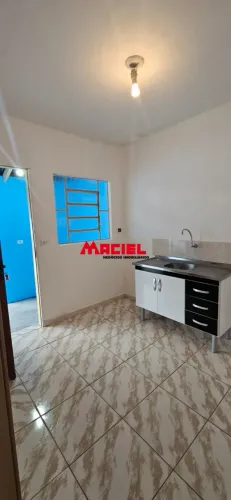 Edicula com terreno de 250m², Jardim das Industrias