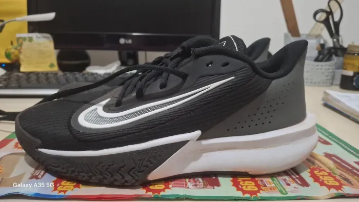 Tênis Nike Precision 6