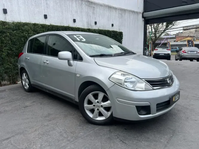 Nissan Tiida Sedan 1.8 16V Flex Fuel 4P 2013
