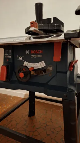 Serra de bancada bosch GTS 254 1800w