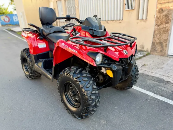 BRP Can-Am Outlander MAX 570 4X4 Quadriciclo 2019