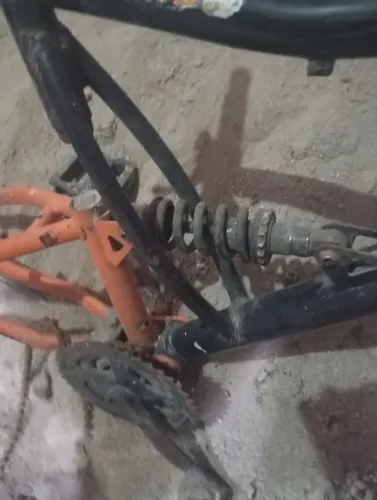Quadro de bicicleta com amortecedor
