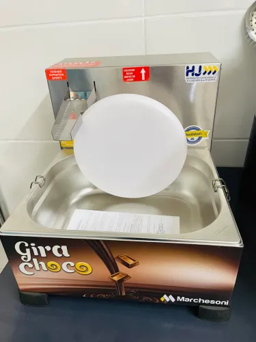 MB Cascata de chocolate gira choco 