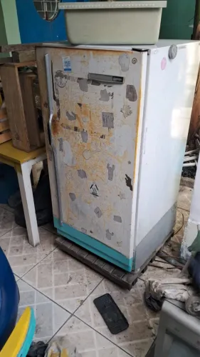 Geladeira gelando muito !!!!