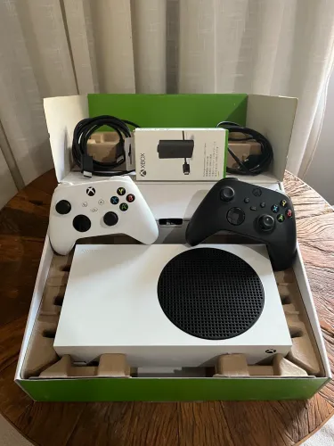 Xbox Séries S - Semi Novo