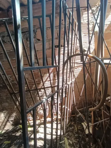Porta de distribuidora de ferro