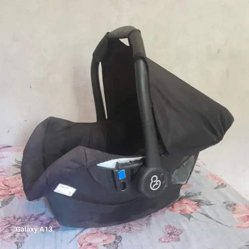 Vendo bebê conforto usado poucas vezes, em bom estado de conservação.