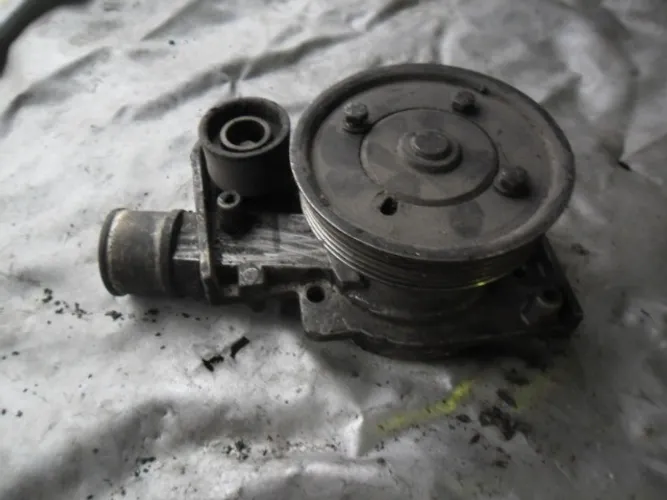  Bomba De Dagua Escort Zetec 1.816v Ano 2002 