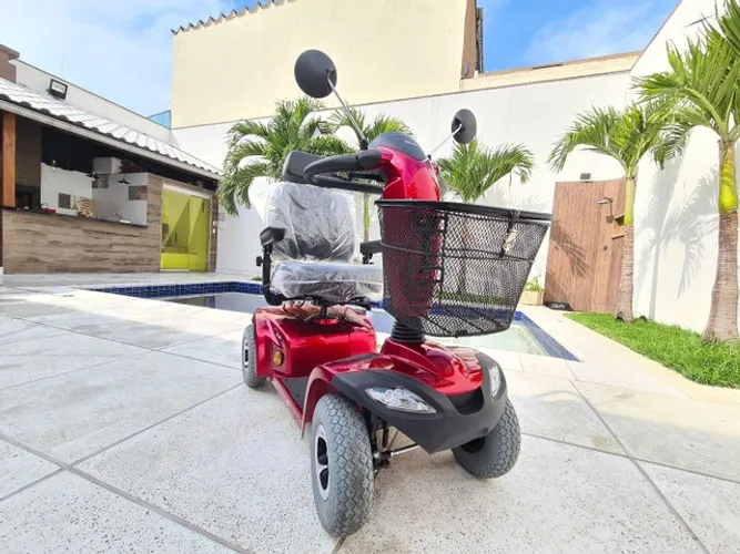 Cadeira de rodas motorizada 