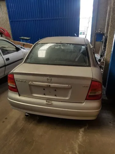 GM Astra GL 1.8 2000/2000 Gasolina