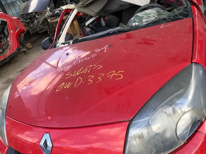 Capô Renault Sandero