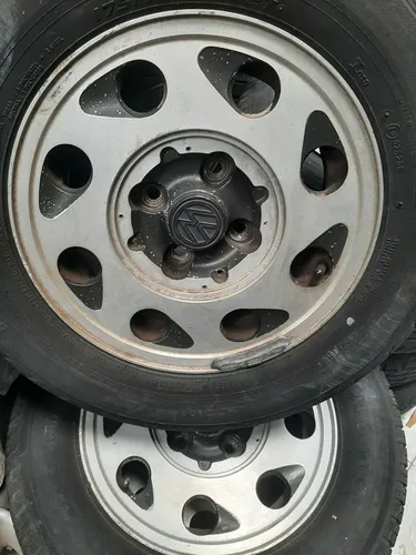 Roda aro 13 Vw Gol Gts diamantada com preto 4x100 usadas
