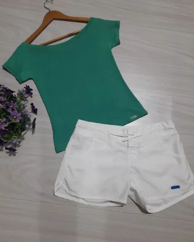 Blusa decote canoa, elastano da CUMPLICE. <br>